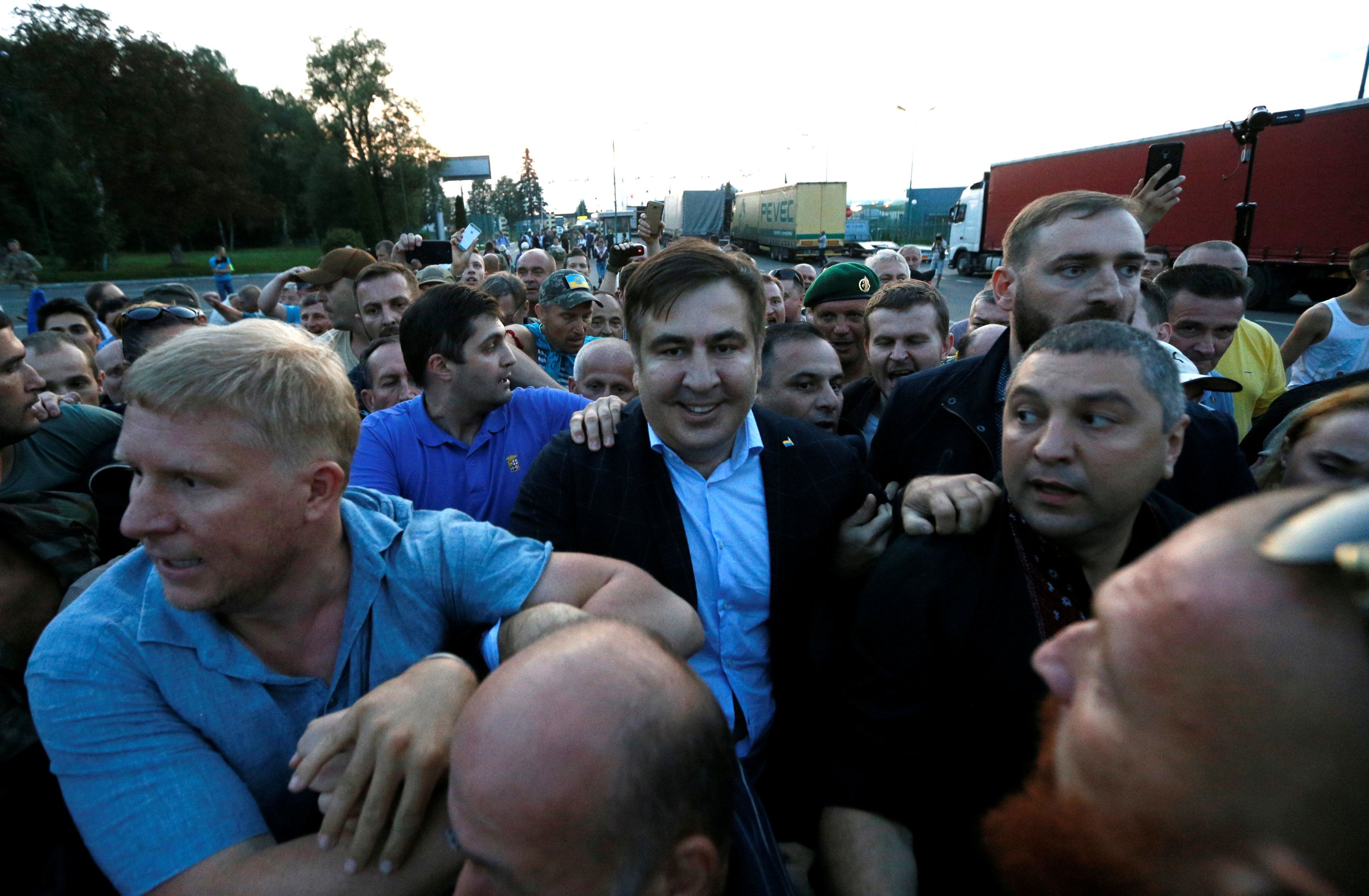 У Саакашвили оказалось достаточно для хаотичных передвижений между разными пунктами пропуска