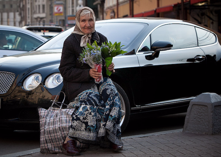 At a time when many states that abandoned populism and curbed corruption showed impressive economic and social progress, Ukraine was stagnating in its swamp, while its population was getting poorer / Celebratoreluray.com