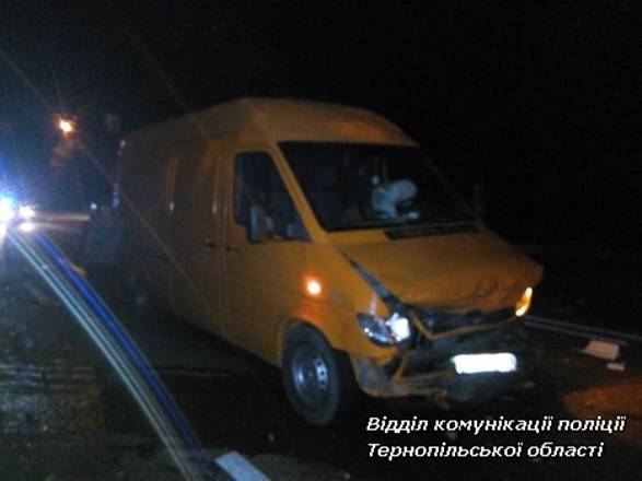 ВАЗ-2108 врізався Mercedes Sprinter / фото поліція Тернопільської області ВАЗ-2108 врізався Mercedes Sprinter / фото поліція Тернопільської області