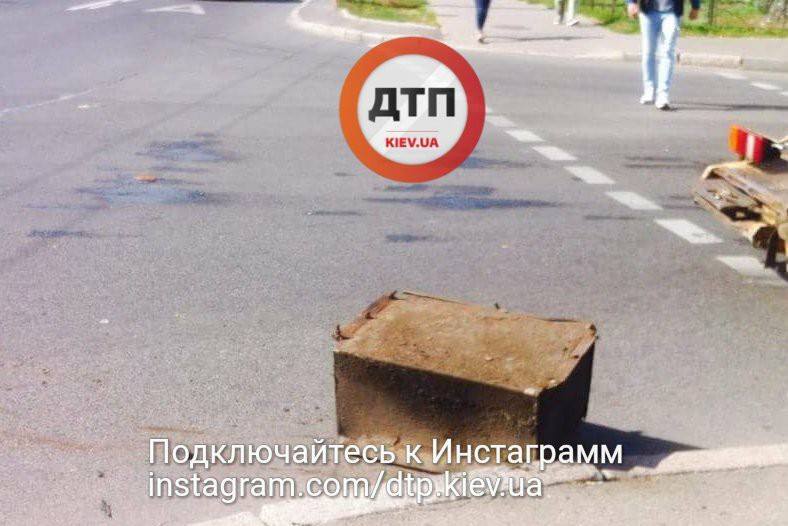 ДТП сталося на Караваєвих дачах / dtp.kiev.ua ДТП сталося на Караваєвих дачах / dtp.kiev.ua