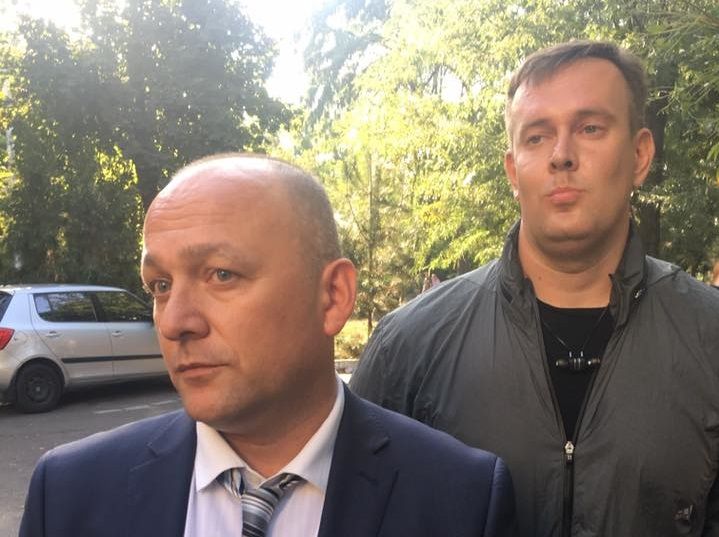Активист сообщил, что полиция эвакуировала консула и его помощника / facebook.com/sternenko Активист сообщил, что полиция эвакуировала консула и его помощника / facebook.com/sternenko