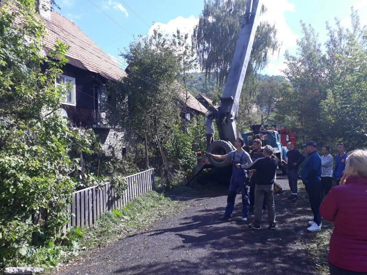 Наслідки негоди на Закарпатті / ДСНС Наслідки негоди на Закарпатті / ДСНС