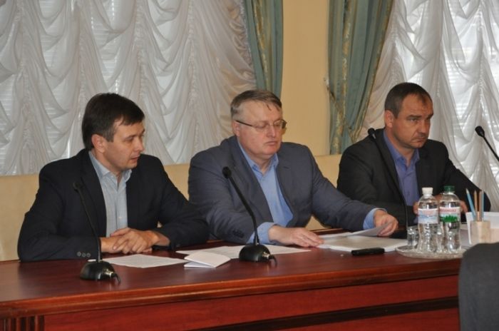 Участь в нараді взяли голови об’єднаних громад, представники райдержадміністрацій / фото oda.zt.gov.ua Участь в нараді взяли голови об’єднаних громад, представники райдержадміністрацій / фото oda.zt.gov.ua
