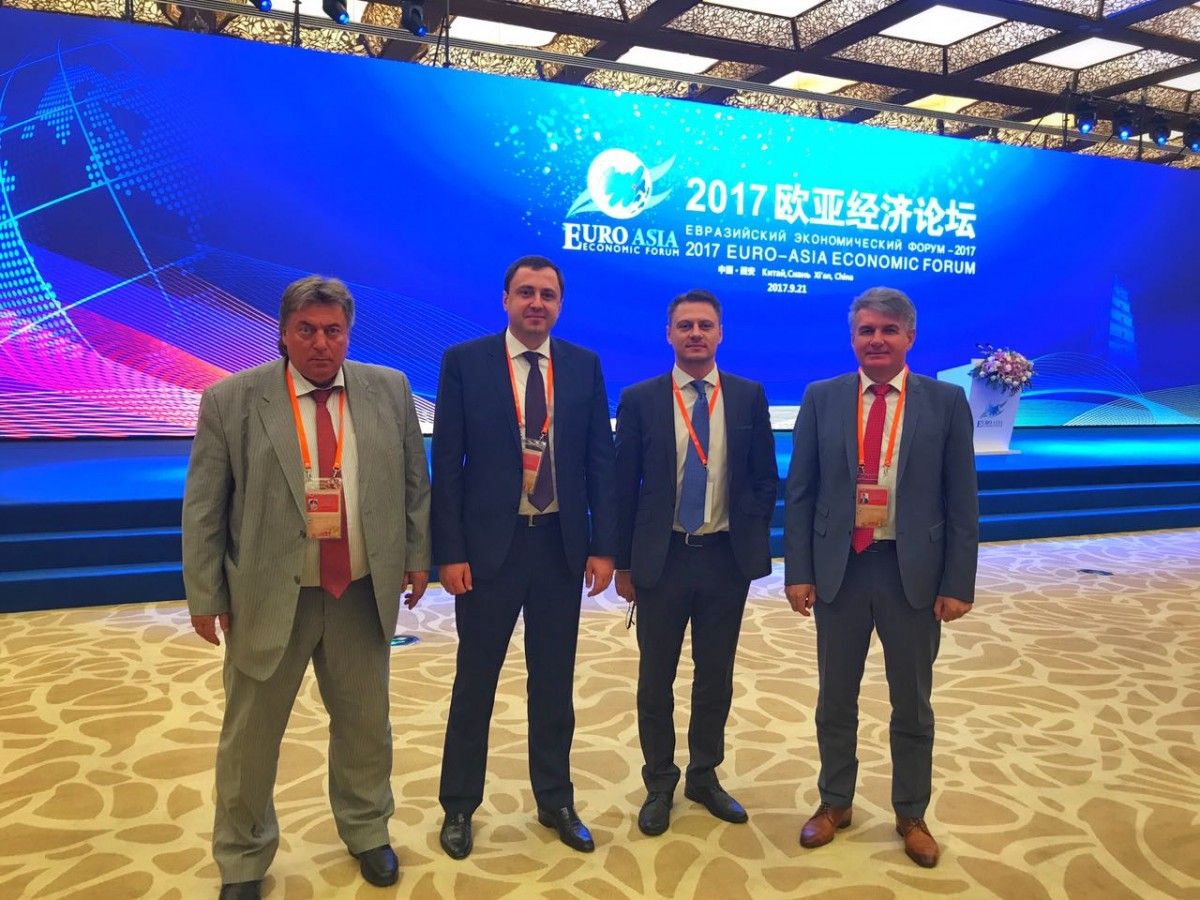 Українська делегація на на Євразійському економічному форумі (зліва направо): Георгій Рудько (голова ДКЗ України), Ярослав Климович (голова НАК Українська делегація на на Євразійському економічному форумі (зліва направо): Георгій Рудько (голова ДКЗ України), Ярослав Климович (голова НАК