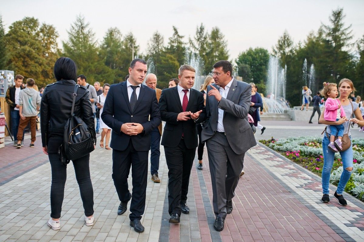 Приклад парку Перемоги в Броварах – це не тільки перемога над одиничним корупційним проявом / фото УНІАН Приклад парку Перемоги в Броварах – це не тільки перемога над одиничним корупційним проявом / фото УНІАН