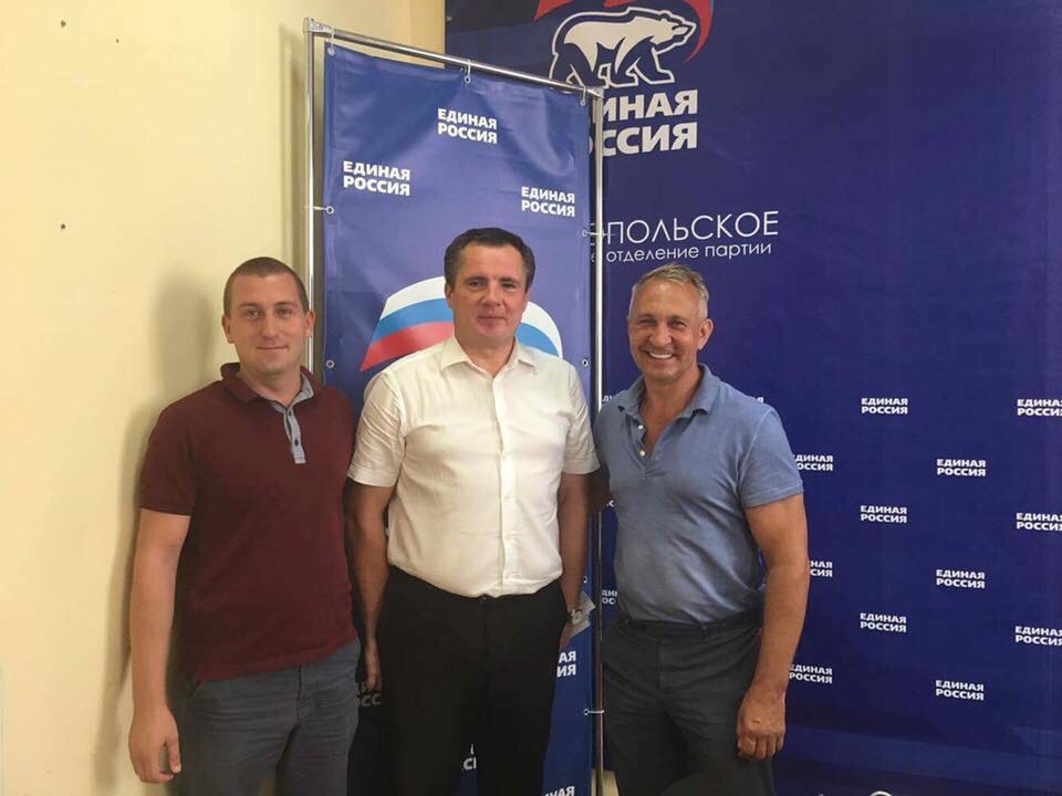 Ситніков (на фото праворуч) тепер працює на окупантів / фото facebook.com/den.kazansky Ситніков (на фото праворуч) тепер працює на окупантів / фото facebook.com/den.kazansky