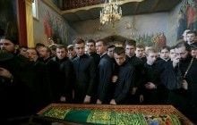 Майбутні священики молилися біля мощей Нестора Літописця у день початку навчального року (відео)
