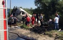 У Тернополі бензовоз перекинувся і пошкодив 6 автомобілів, одна людина загинула (фото)