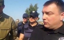 "Штаб блокади" заявляє, що поліцейські незаконно зупиняють авто активістів, які їдуть зустрічати Саакашвілі (відео)