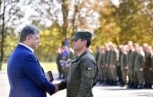Порошенко нагородив п'ятьох нацгвардійців орденами "За мужність"