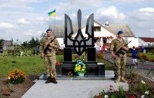 В Житомирском районе открыли памятник Героям Украины