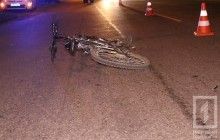 У Кривому Розі вантажівка збила велосипедистку, водій спробував втекти (фото)