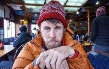 Вкрадена їжа, атака корови і протести в Києві: знайдений найбільш нещасливий мандрівник у світі