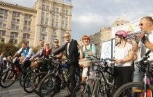 Киевляне решили поддержать экоинициативу "День без авто" и добраться на работу на велосипедах (фото, видео)