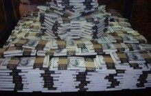 Pyramid of dollar bills: Lutsenko announces seizure of $200 mln from Yanukovych's "family"