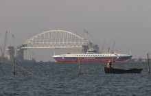Порошенко поручил подать в суд на Россию из-за строительства Керченского моста