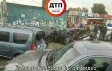В Киеве возле "Лесной" произошло массовое ДТП: разбиты 6 авто, пешеход в реанимации (фото, видео)