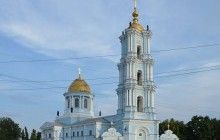 У Сумах люди виступили проти будівництва торговельного центру, через яке руйнується старовинний храм