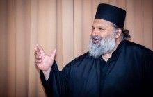 Афонский старец Анастасий: Каждую ночь, когда вы ложитесь спать, на Афоне просыпаются три тысячи монахов, чтобы молиться о вас