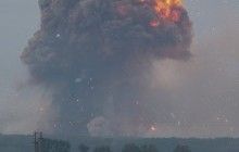 У мережі з'явилися жахливі кадри вибухів на складі боєприпасів в Калинівці (фоторепортаж)