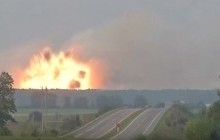 Столб пламени и дыма: опубликовано новое видео мощнейших взрывов на складе под Винницей