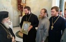 Украинские священники подарили Иерусалимскому Патриарху икону Богородицы