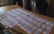 У Київській області керівник держустанови вимагав 25 тисяч гривень за користування сільськогосподарською технікою