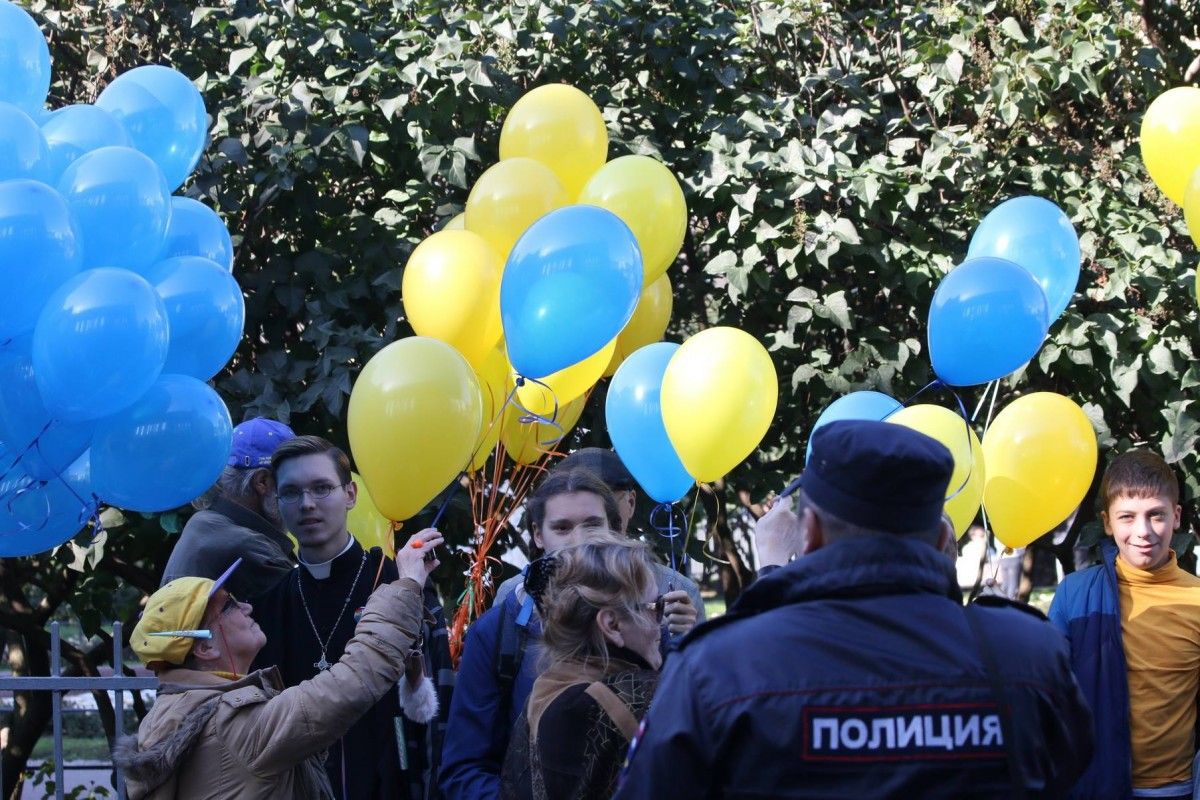 24 сентября в Санкт-Петербурге несколько сотен человек вышли на несанкционированную акцию против войны с Украиной / Фото facebook.com/vadimflurie 24 сентября в Санкт-Петербурге несколько сотен человек вышли на несанкционированную акцию против войны с Украиной / Фото facebook.com/vadimflurie