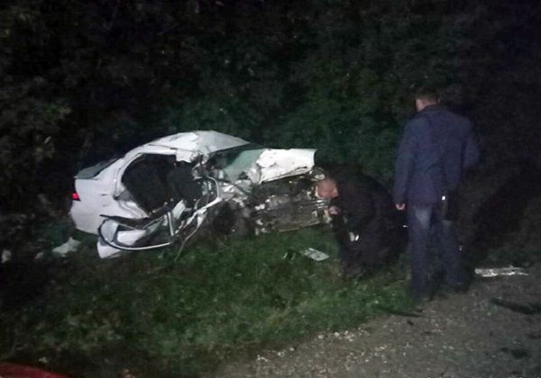 Двоє пасажирів Шевроле та пасажир Тойоти загинули на місці події / Фото hm.npu.gov.ua Двоє пасажирів Шевроле та пасажир Тойоти загинули на місці події / Фото hm.npu.gov.ua