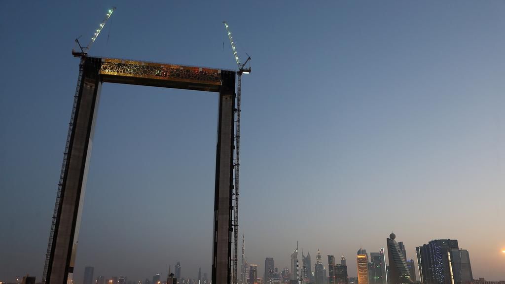 Image result for В Дубае открылась самая большая в мире "фоторамка"