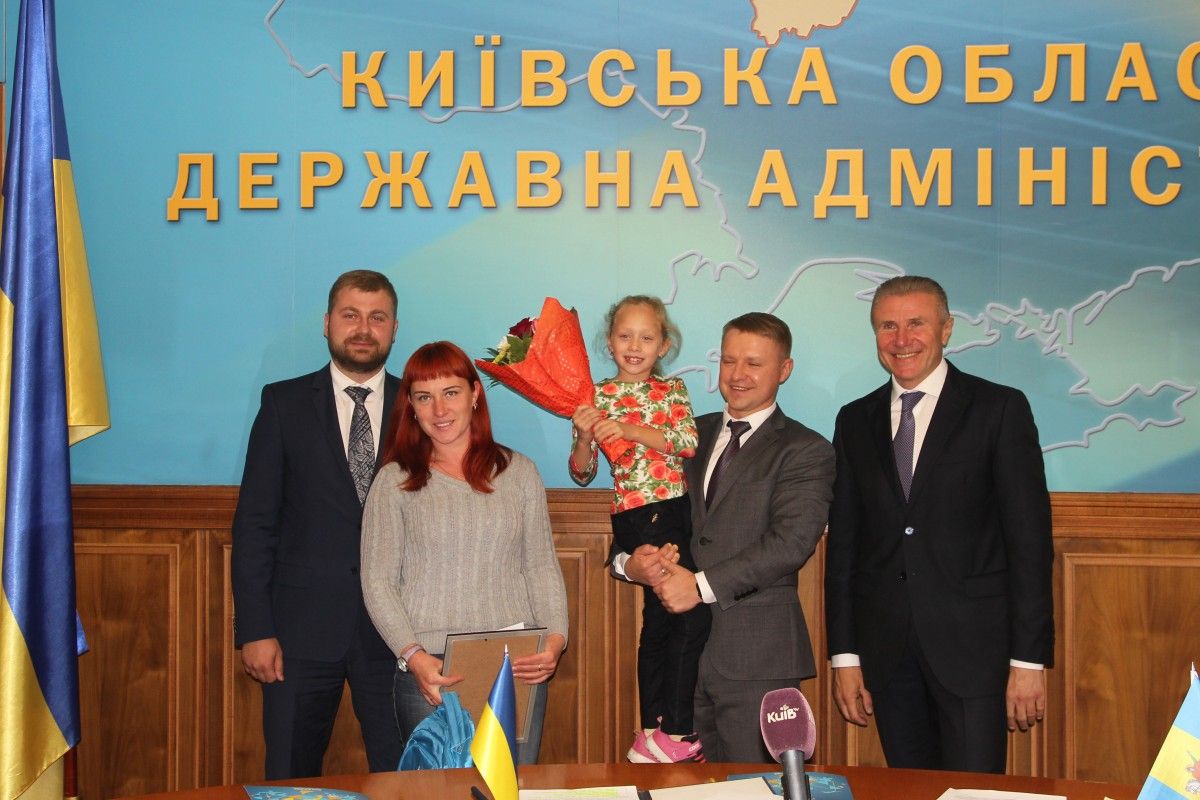 Председатель Киевской ОГА вместе с Сергеем Бубкой наградили лучших спортсменов области Председатель Киевской ОГА вместе с Сергеем Бубкой наградили лучших спортсменов области