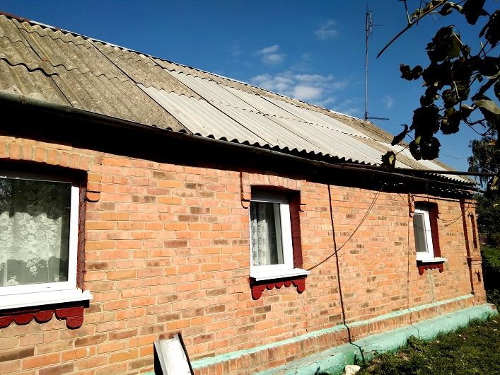 В Бердичевском районе активно восстанавливают крыши домов / фото oda.zt.gov.ua В Бердичевском районе активно восстанавливают крыши домов / фото oda.zt.gov.ua