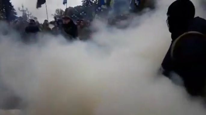 Порошенко внесет в Раду два законодательного проекта относительно Донбасса Порошенко внесет в Раду два законодательного проекта относительно Донбасса
