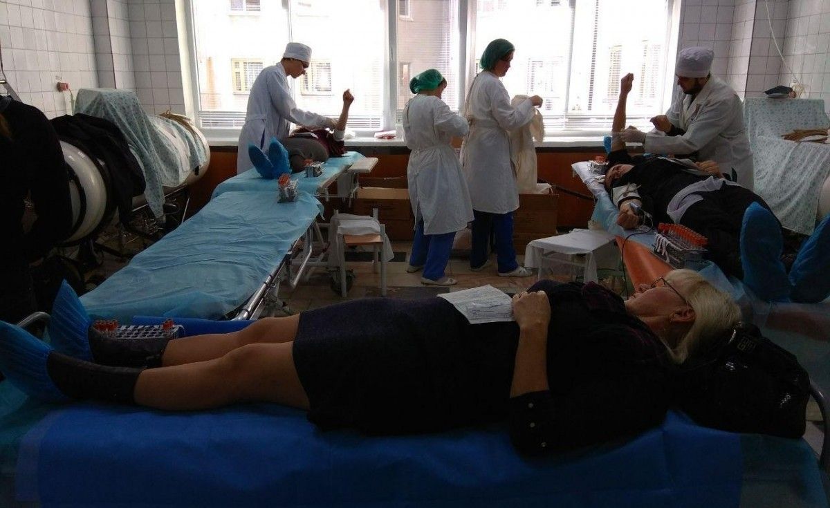 Во всех областях Украины сейчас сформированы запасы крови всех групп и резусов / фото 056.ua