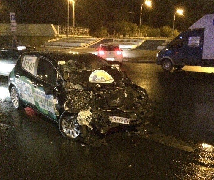 ДТП в Харкові / Фото з соцмереж ДТП в Харкові / Фото з соцмереж