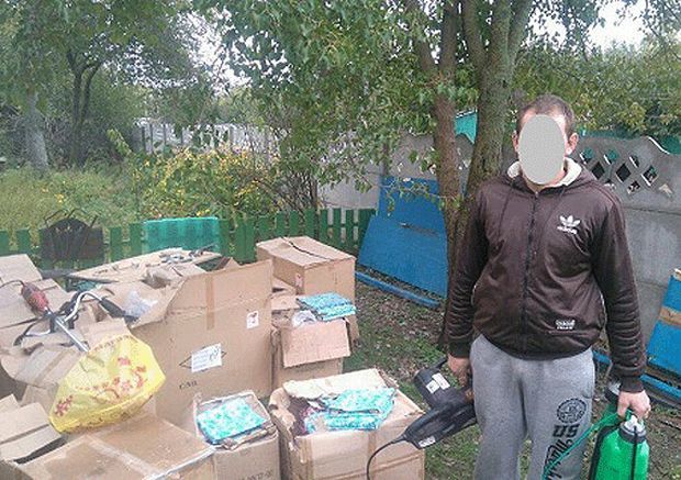 Слідчі оголосили підозру чотирьом затриманим учасникам групи / фото npu.gov.ua Слідчі оголосили підозру чотирьом затриманим учасникам групи / фото npu.gov.ua