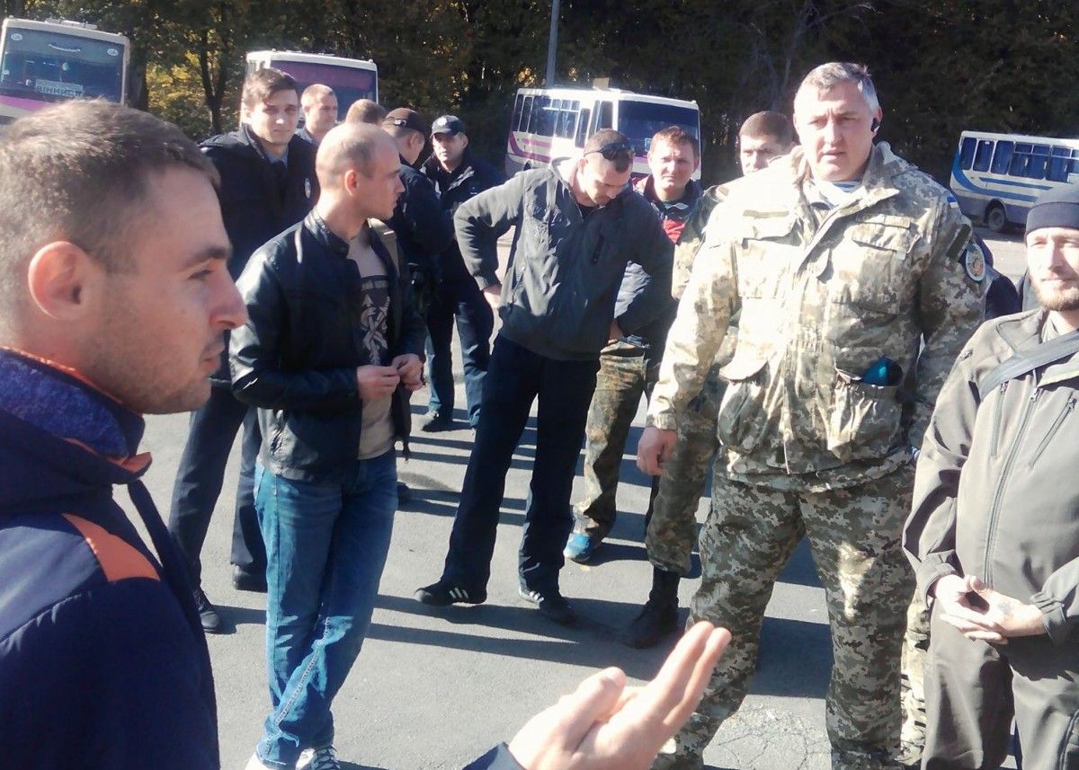 Водитель также обозвал бойца / фото facebook.com/svoboda.gayda Водитель также обозвал бойца / фото facebook.com/svoboda.gayda