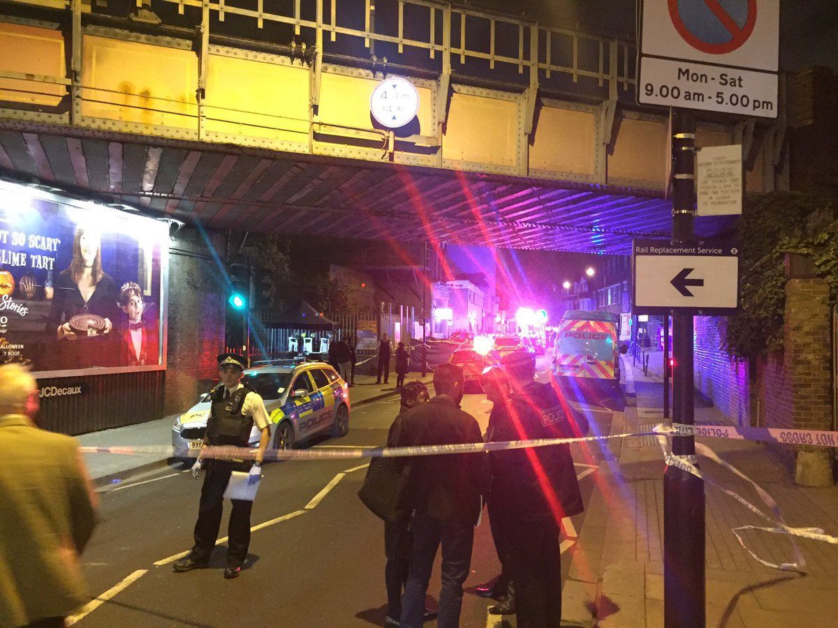 Нападение произошло возле станции метро Нападение произошло возле станции метро