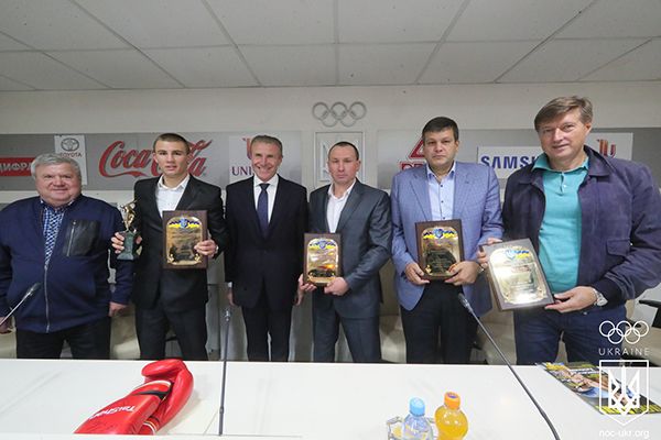 Боксер Хижняк стал лучшим спортсменом сентября в Украине / noc-ukr.org Боксер Хижняк стал лучшим спортсменом сентября в Украине / noc-ukr.org