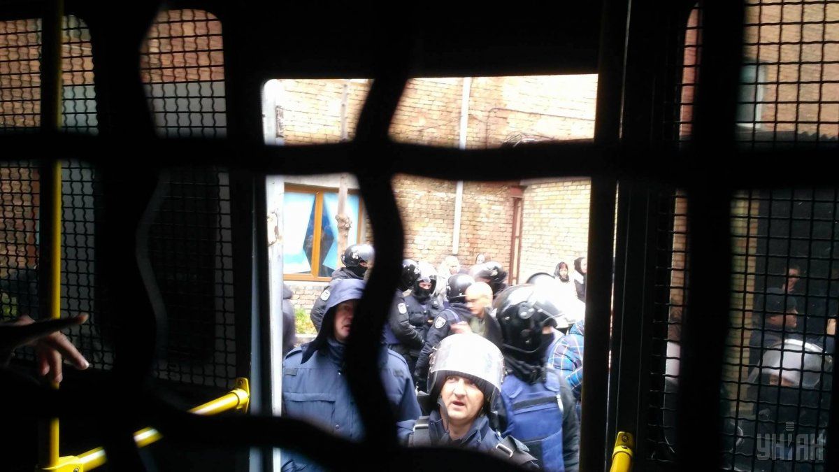 Правоохранители задержали корреспондента УНИАН / фото УНИАН