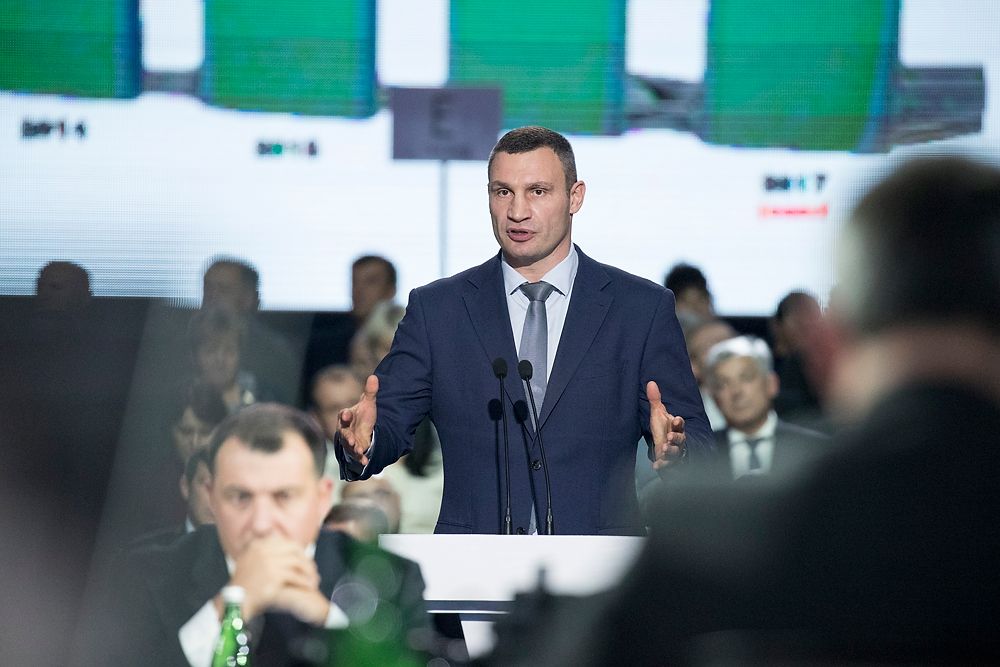 Зазначається, що за 2 роки столична влада оновила майже третину київських доріг Зазначається, що за 2 роки столична влада оновила майже третину київських доріг