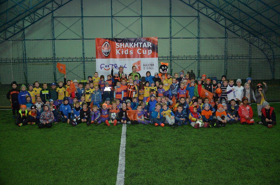 Известный украинский комментатор провел репортаж с матча 6-летних футболистов Известный украинский комментатор провел репортаж с матча 6-летних футболистов
