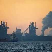 Reuters: Oil prices fall for third day as inventory build-up weighs