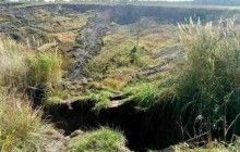 Очевидці розповіли про землетрус на Львівщині, унаслідок якого утворилося величезне провалля (фото, відео)