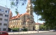 В Европе разгорелся скандал из-за наименьшей в Украине церкви с миллионными прибылями: как это работает (видео)
