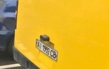 З вітерцем: у Києві "забита" пасажирами маршрутка їхала із відчиненими дверима (відео)