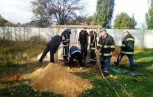 На Житомирщине во время строительных работ в колодце погиб мужчина, которого засыпало землей