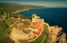 У мережі доступні для перегляду 4 серії фільму про відомого старця, який зняли на Афоні