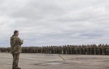 Порошенко пообіцяв бійцям в зоні АТО премії з нагоди Дня захисника України