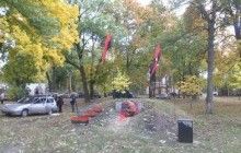 В Харькове неизвестные облили краской памятник воинам УПА (фото)